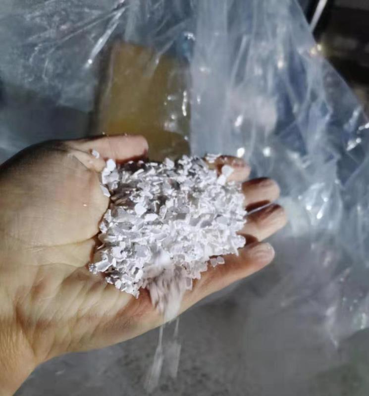 Physical image of calcium chloride dihydrate tablets